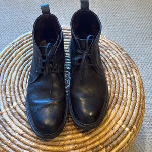 Allen Edmonds black leather weather proof short boots. Excellent condition